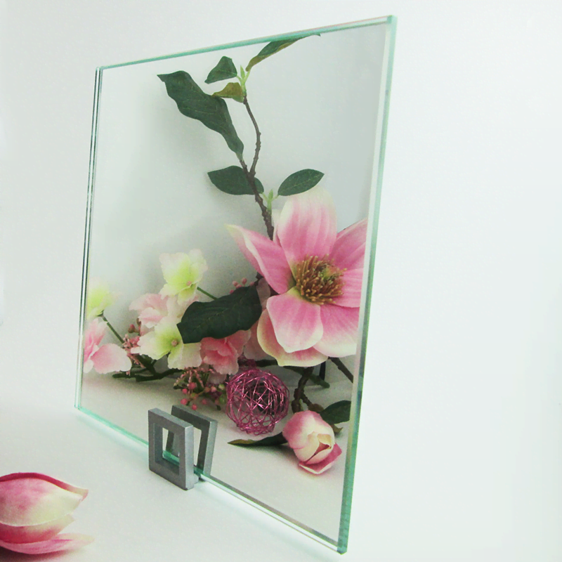 Étagère en Verre sur Mesure : maximiser l’espace avec panache ! 3 miroir sur mesure